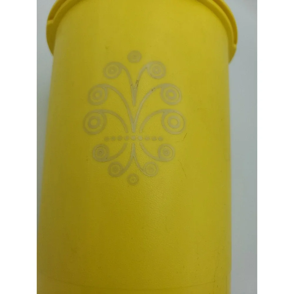 Tupperware Vtg MCM Yellow Servalier Canister #811-14 & Press On‎ Lid 812-44  6